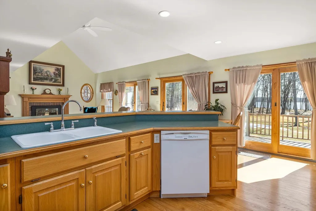 41 Nelson Lane Eliot ME 03903