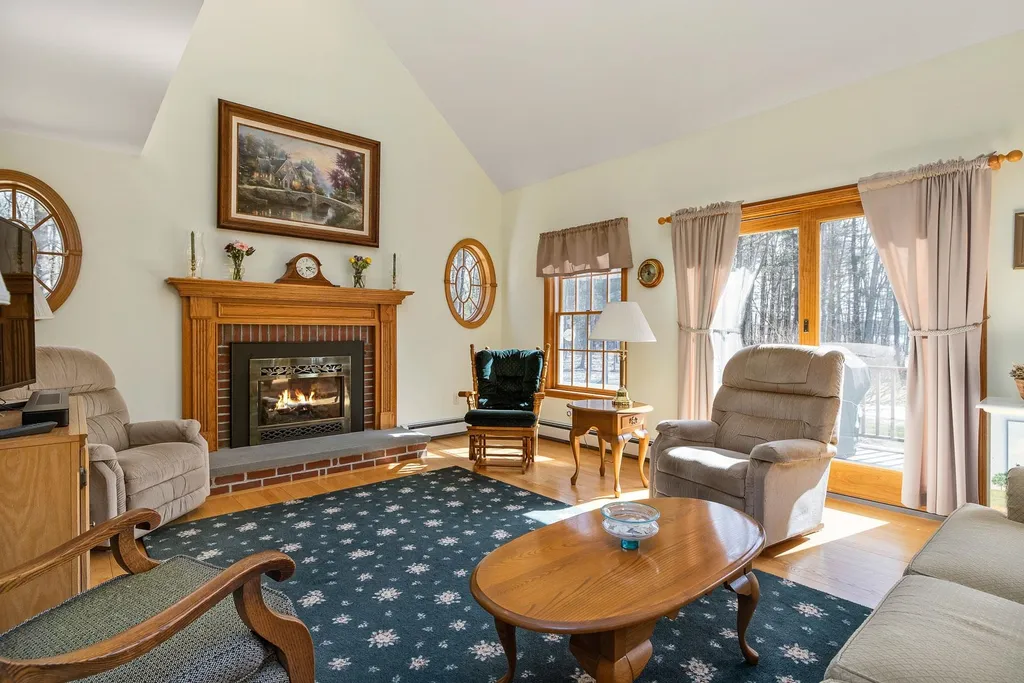 41 Nelson Lane Eliot ME 03903