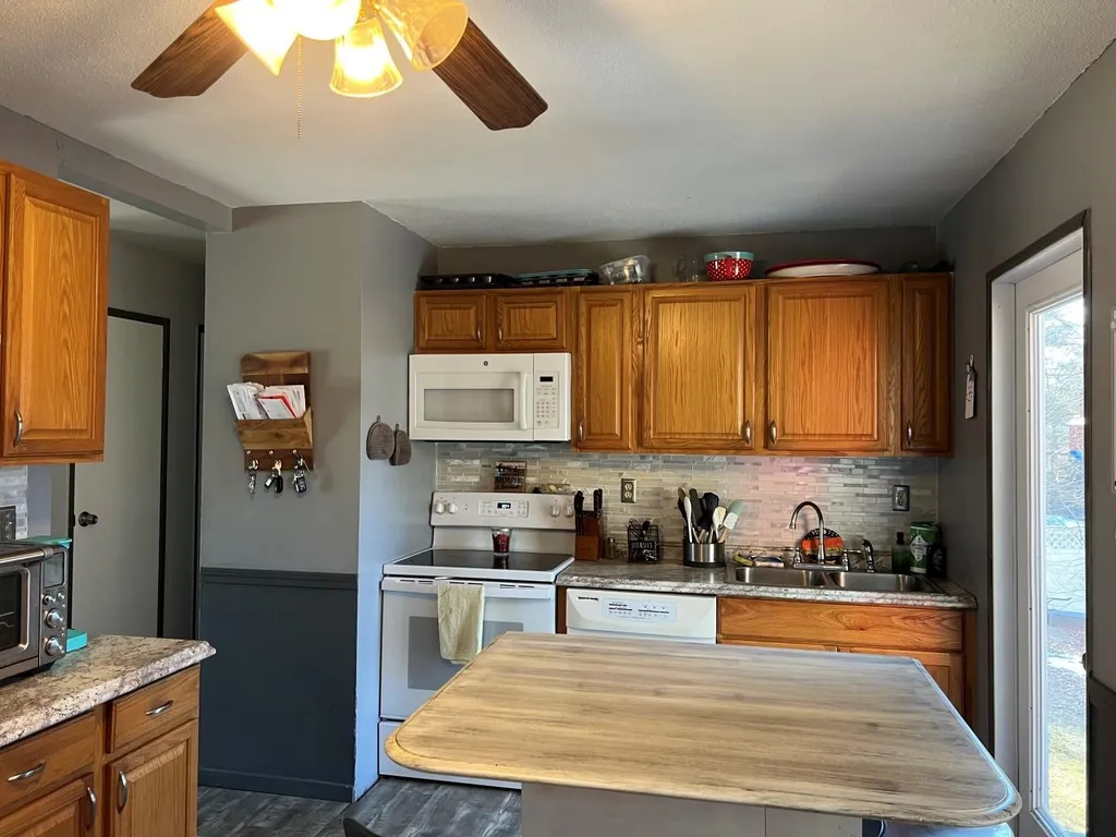 86 Kennedy Drive Keene NH 03431