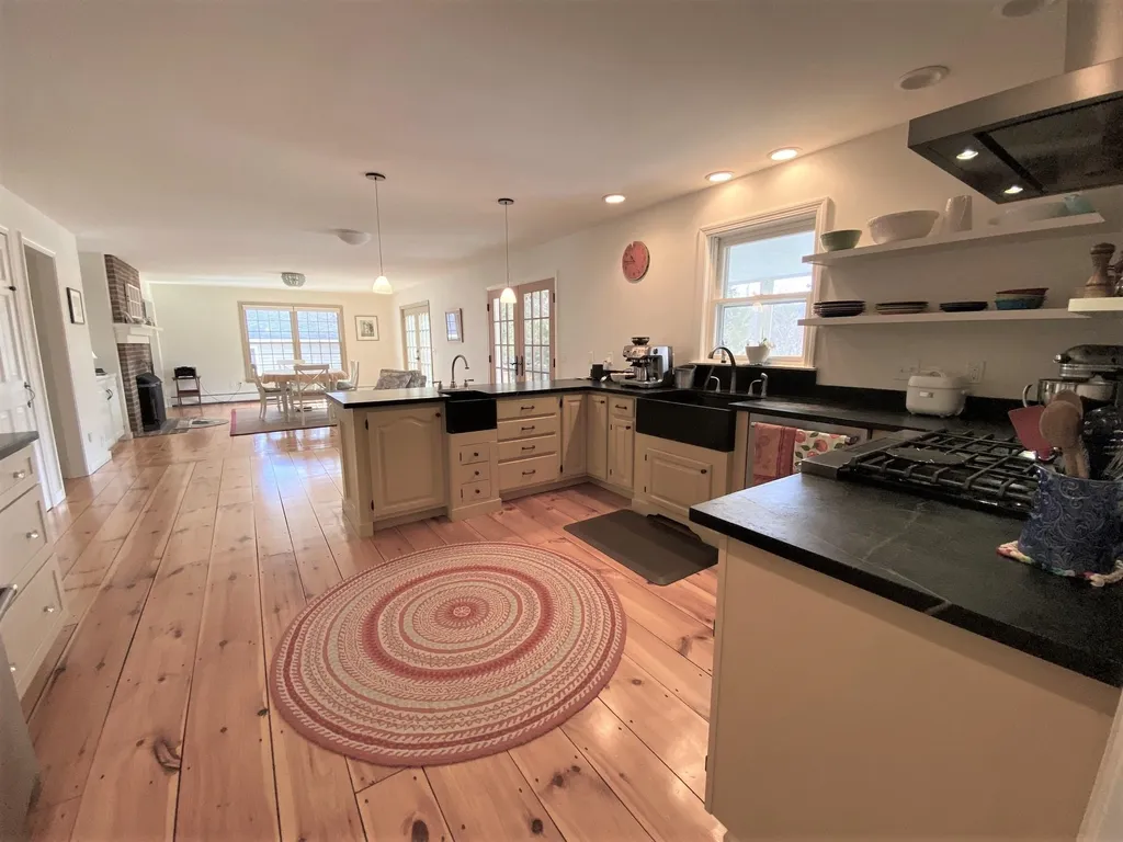 91 Ledgewood Road Claremont NH 03743