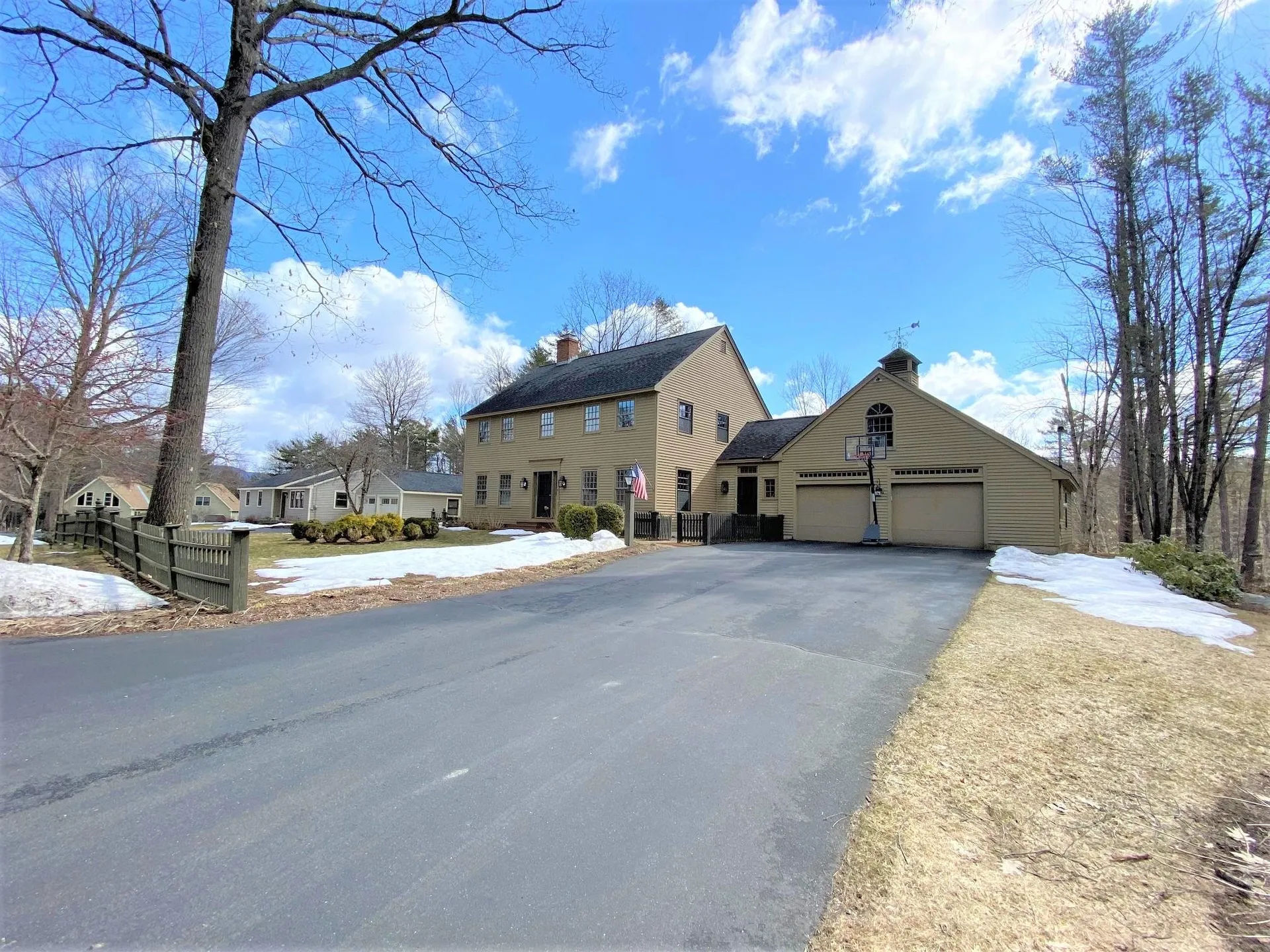 91 Ledgewood Road Claremont NH 03743