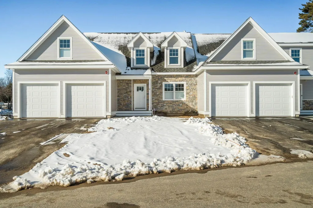 18 Kibrel Court Sandown NH 03873