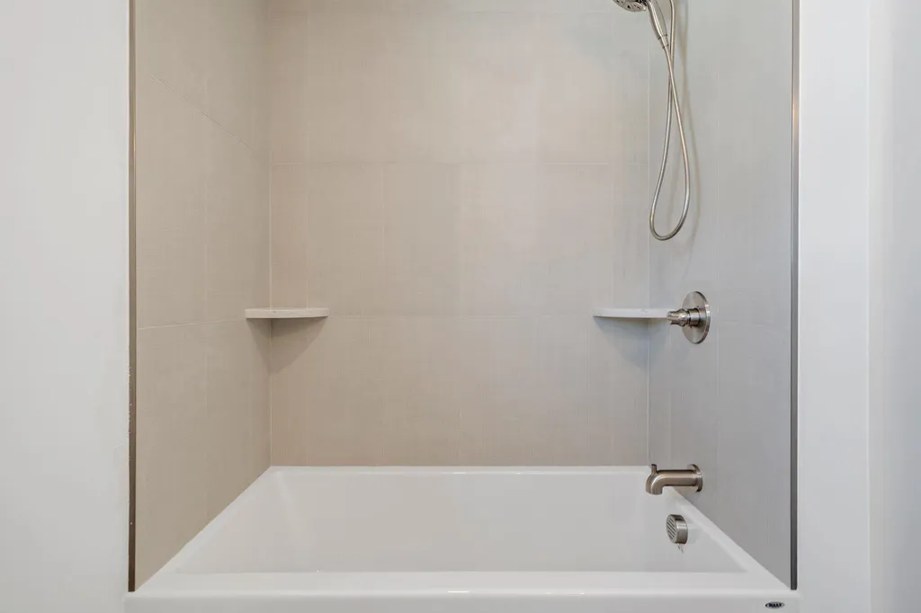18 Kibrel Court Sandown NH 03873