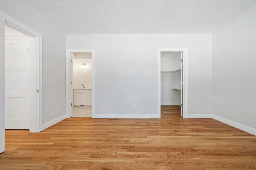 18 Kibrel Court Sandown NH 03873