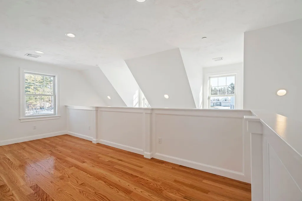 18 Kibrel Court Sandown NH 03873