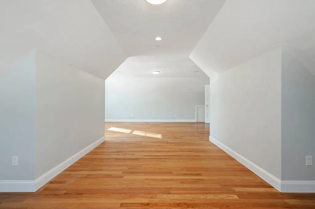 18 Kibrel Court Sandown NH 03873