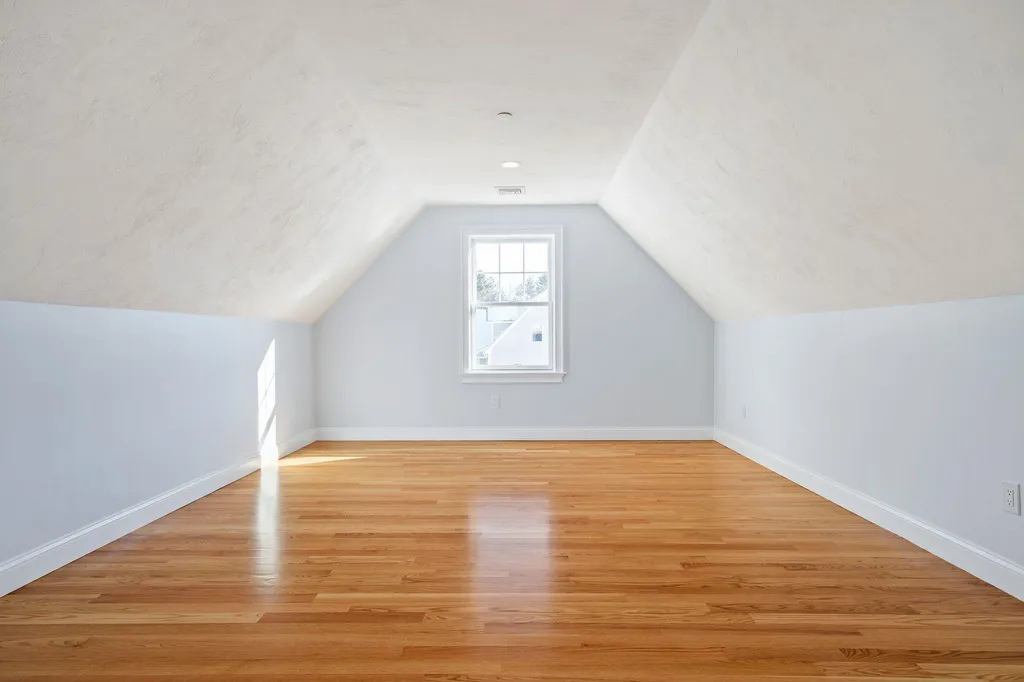 18 Kibrel Court Sandown NH 03873