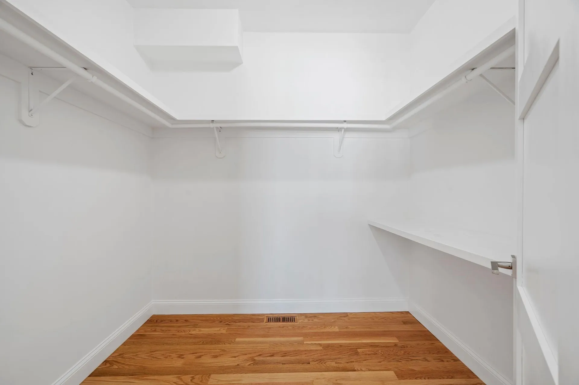 18 Kibrel Court Sandown NH 03873