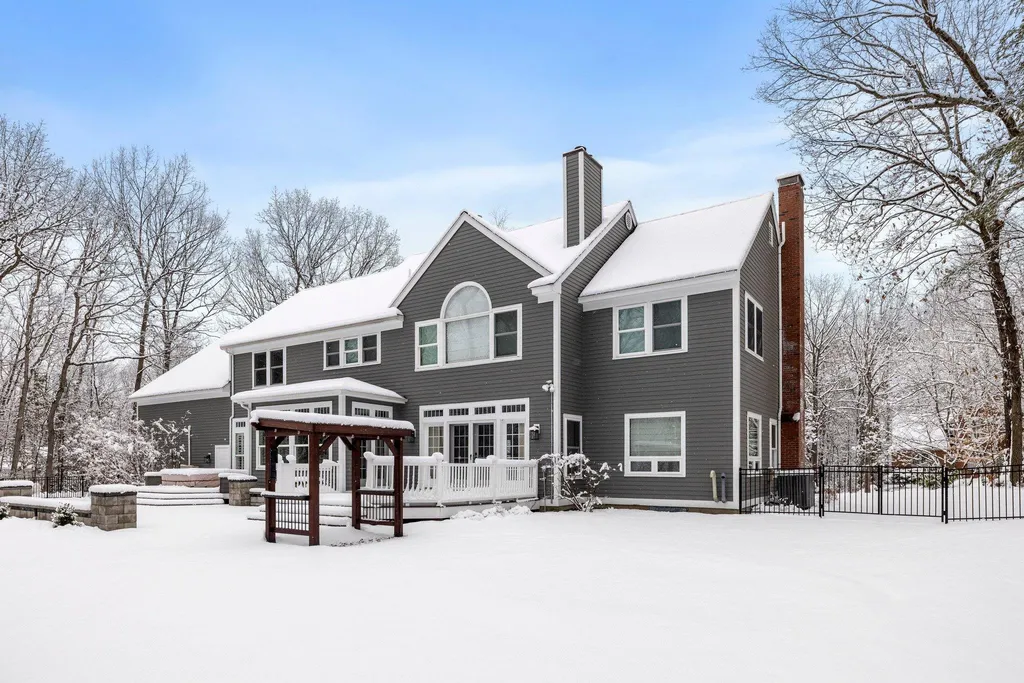 32 Dwinell Drive Concord NH 03301
