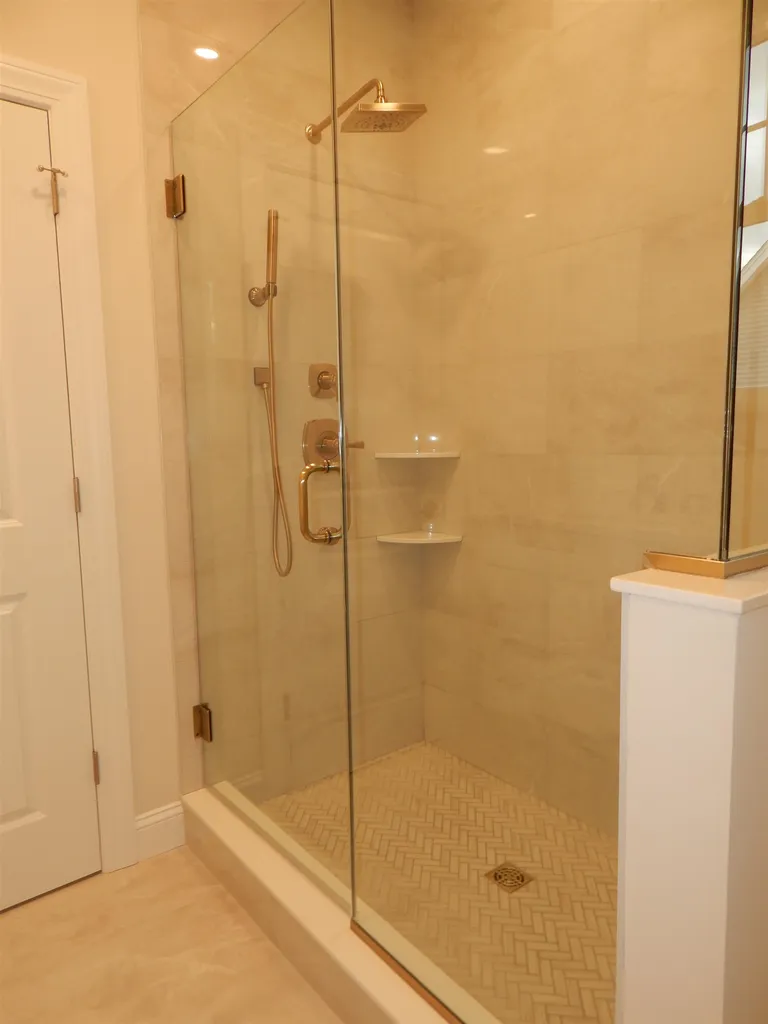 6 Rose Fountain Lane Hampton NH 03842