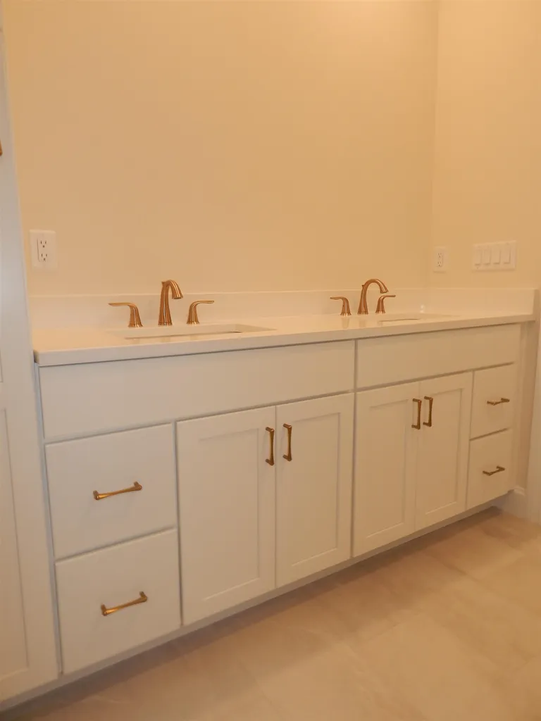 6 Rose Fountain Lane Hampton NH 03842