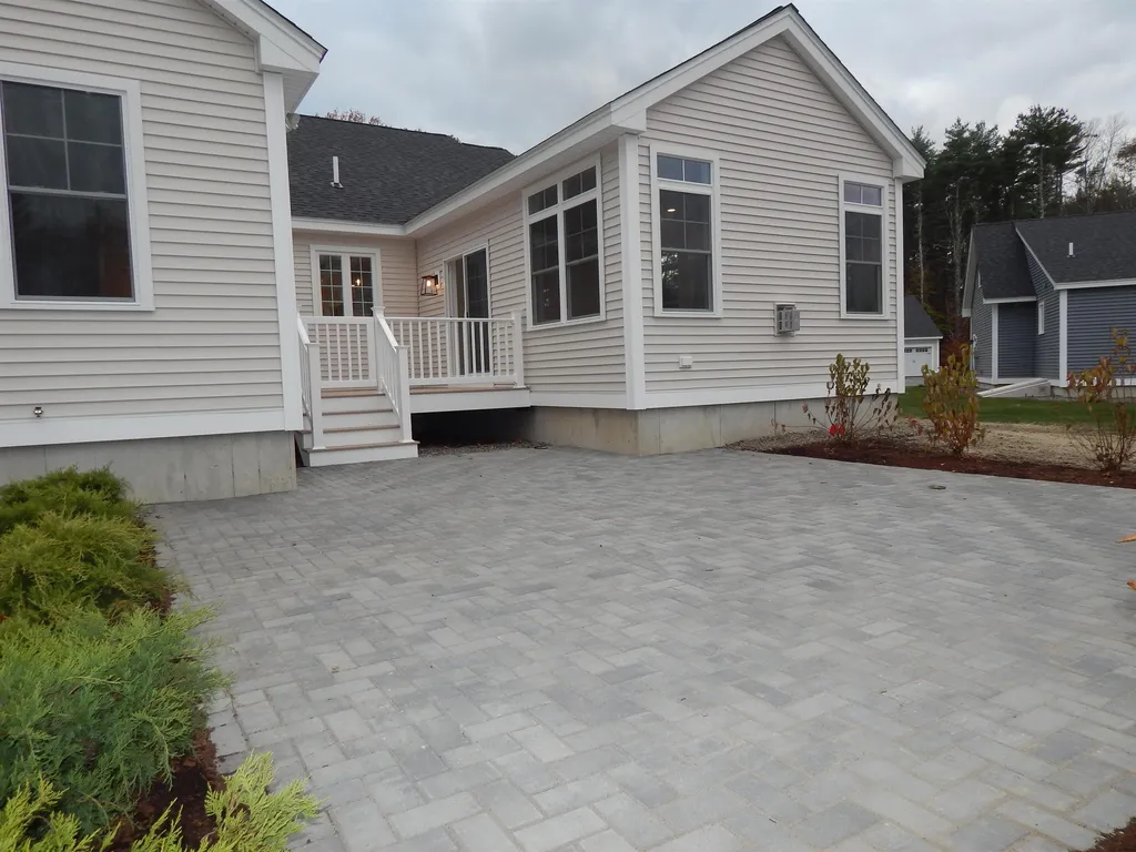 6 Rose Fountain Lane Hampton NH 03842