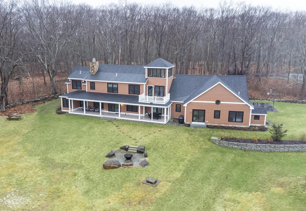 106 Goodwin Road Kittery ME 03905