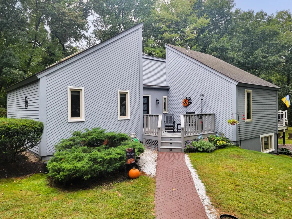 24 Golden Oaks Drive Salem NH 03079