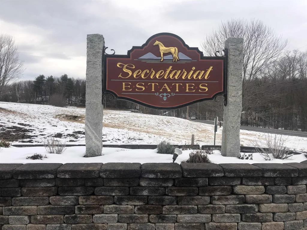 118 Secretariat Way Rochester NH 03867