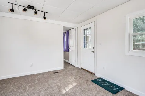 23 Hilton Avenue Exeter NH 03833