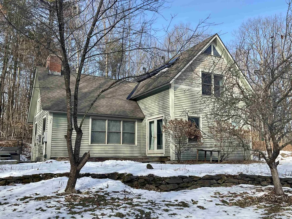 90 Draper Road Hartland VT 05048
