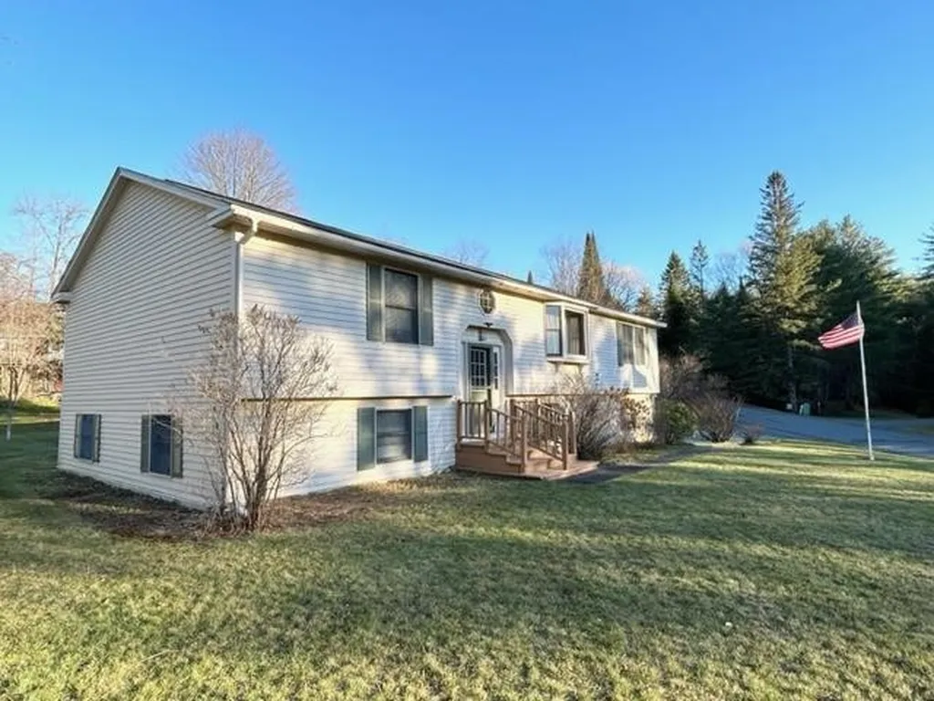 8 Hollenbeck Lane Hanover NH 03755