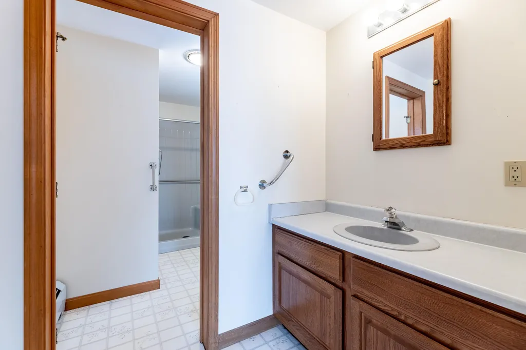 8 Hollenbeck Lane Hanover NH 03755