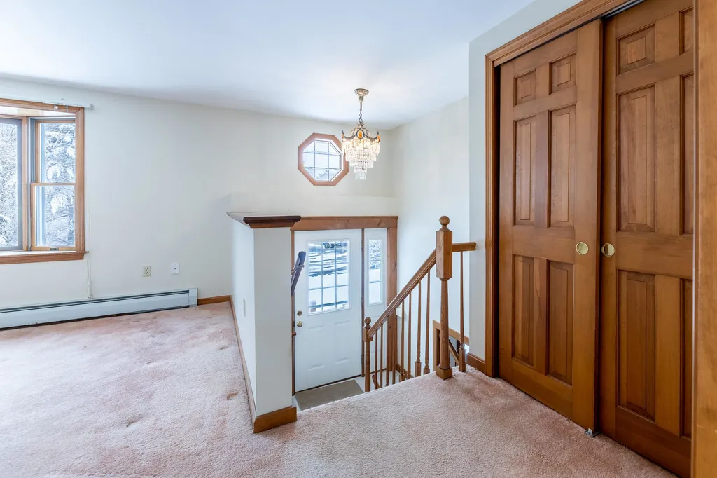 8 Hollenbeck Lane Hanover NH 03755