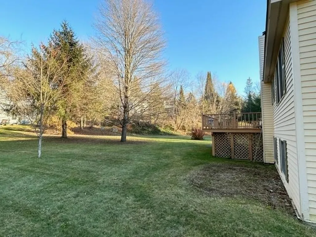 8 Hollenbeck Lane Hanover NH 03755