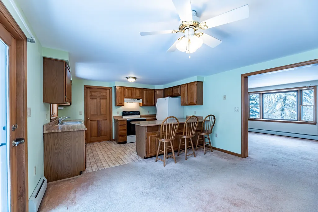 8 Hollenbeck Lane Hanover NH 03755