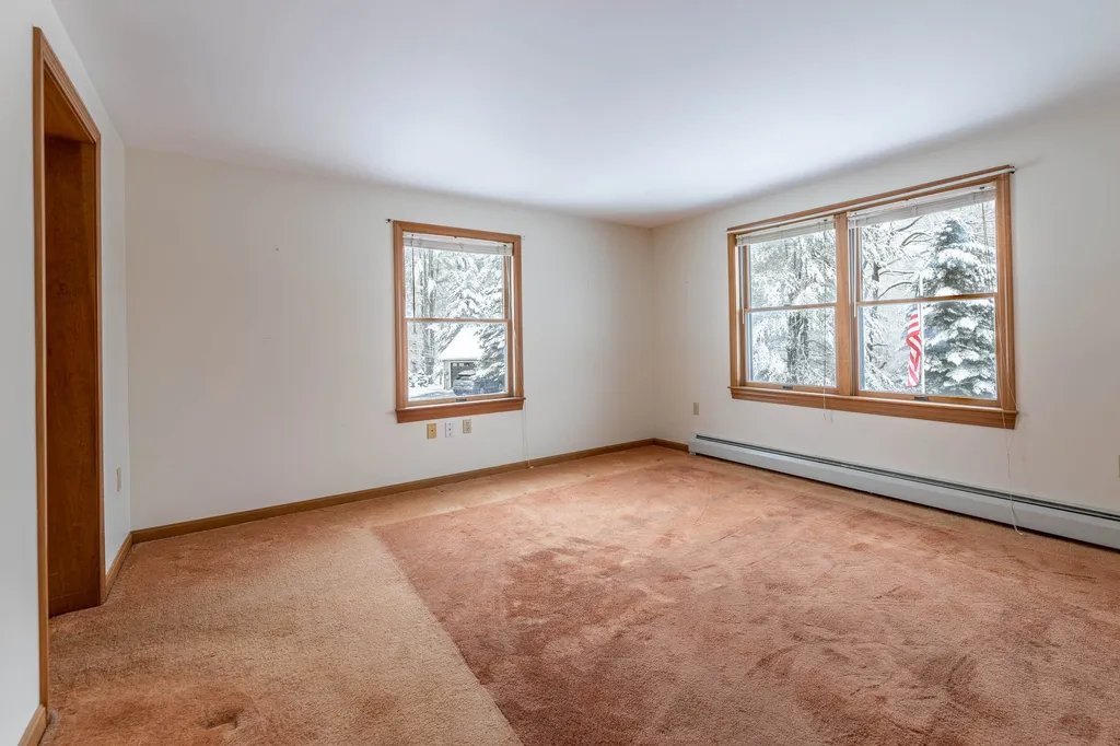 8 Hollenbeck Lane Hanover NH 03755