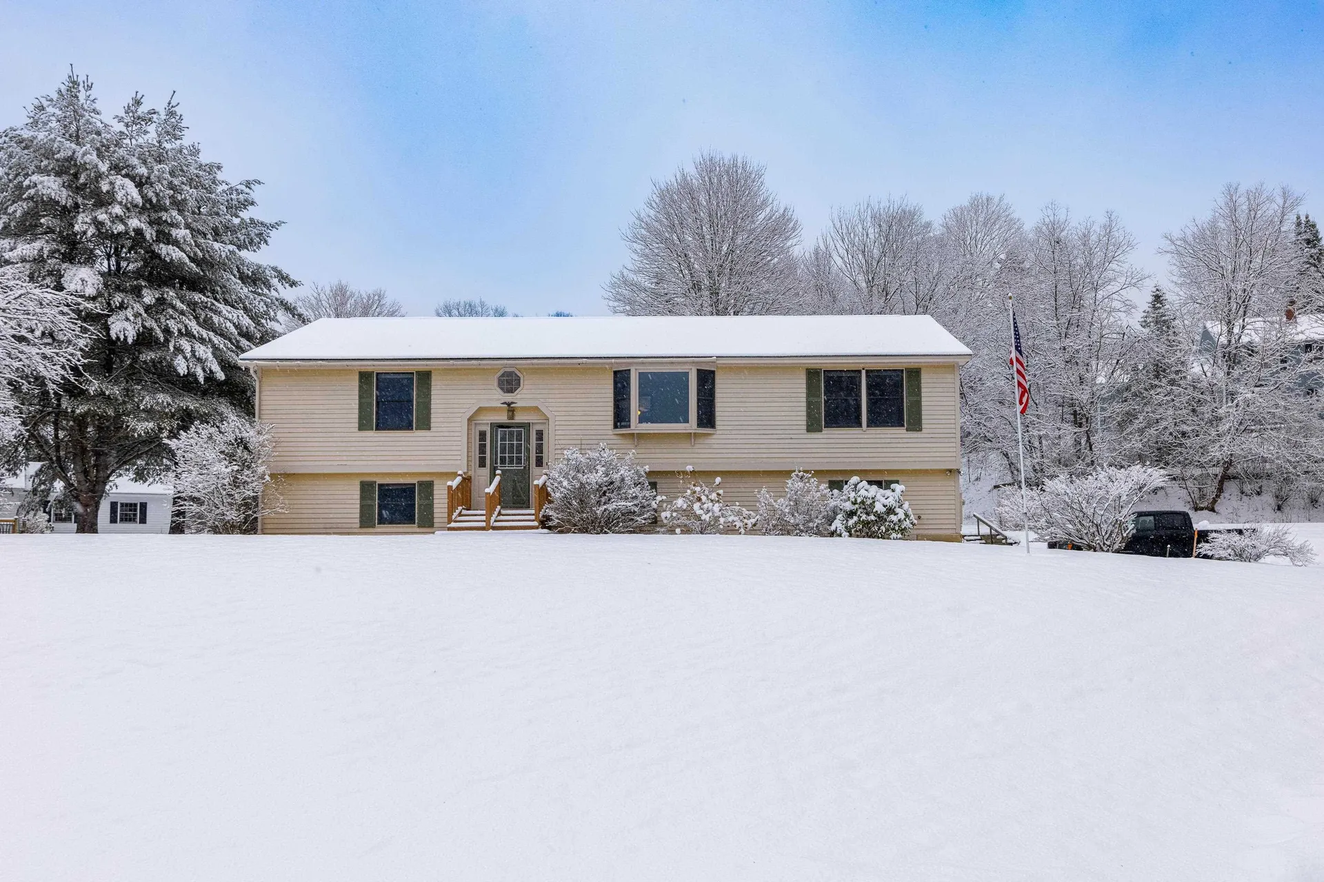 8 Hollenbeck Lane Hanover NH 03755