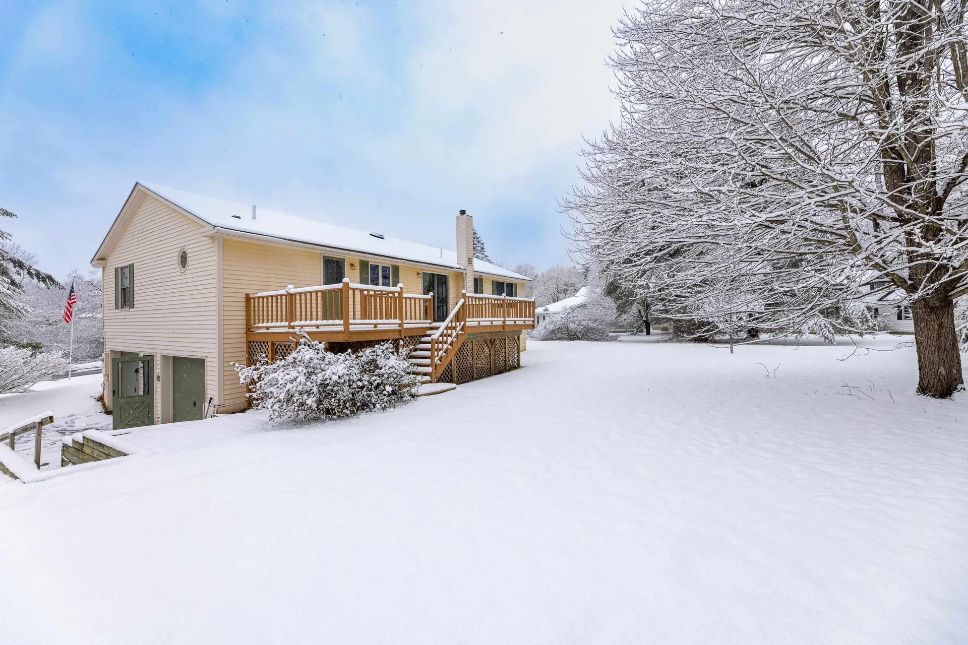 8 Hollenbeck Lane Hanover NH 03755