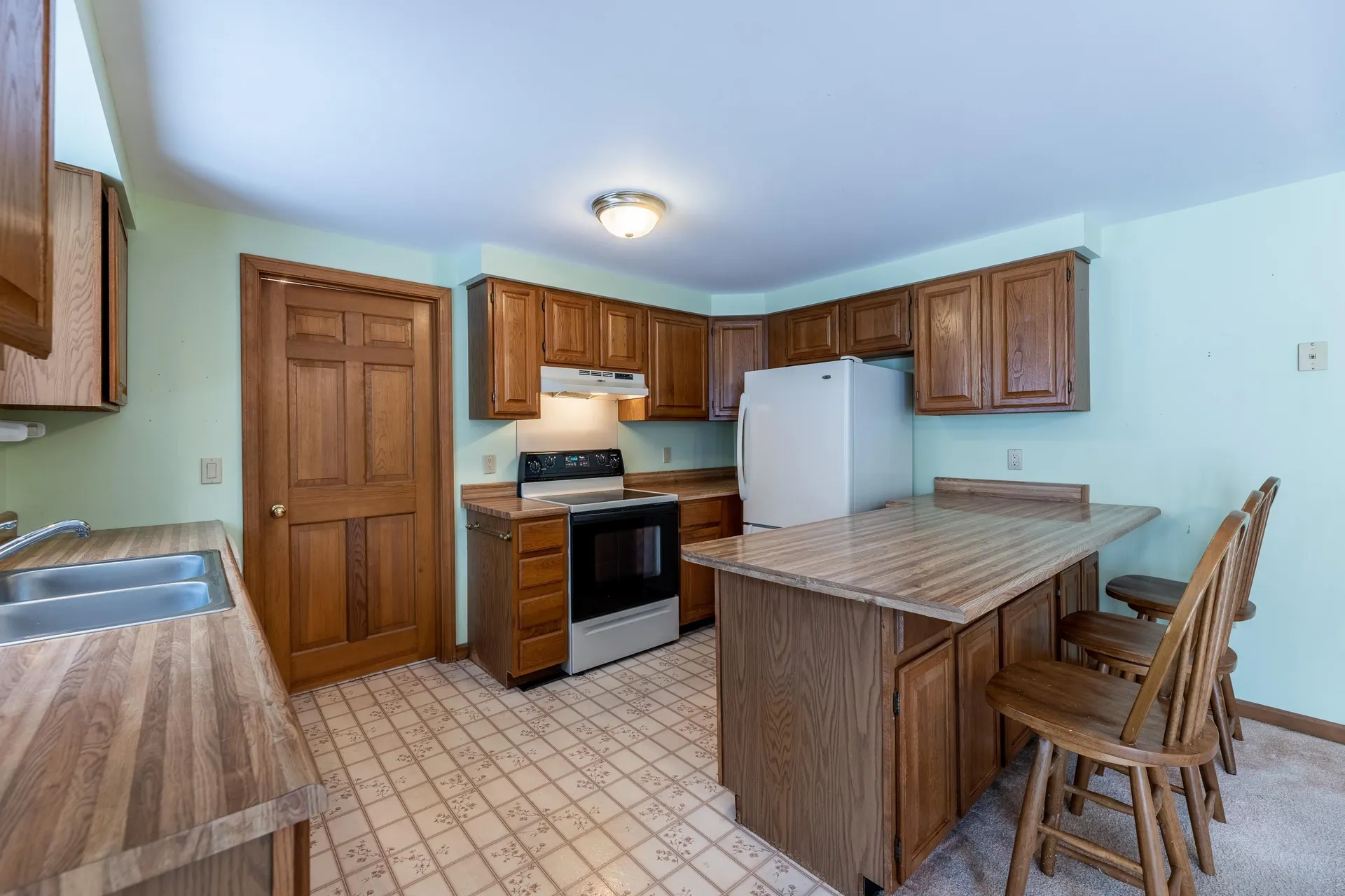 8 Hollenbeck Lane Hanover NH 03755
