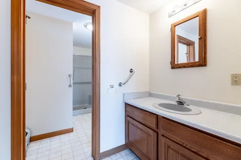 8 Hollenbeck Lane Hanover NH 03755