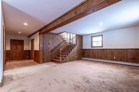 8 Hollenbeck Lane Hanover NH 03755