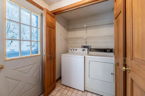 8 Hollenbeck Lane Hanover NH 03755