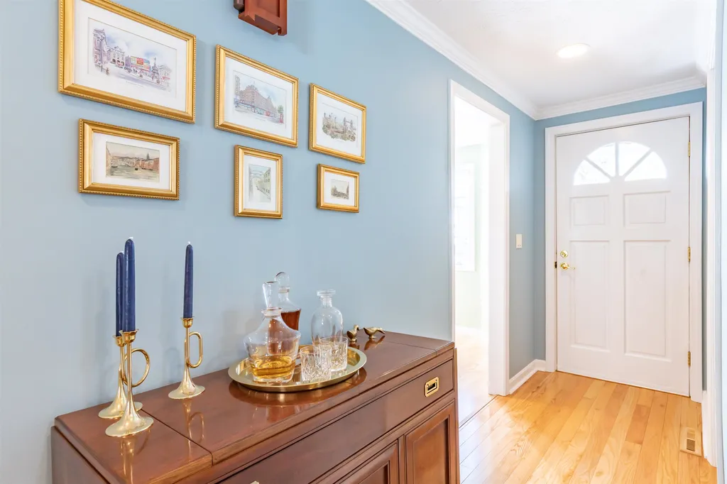 359 Winding Pond Road Londonderry NH 03053