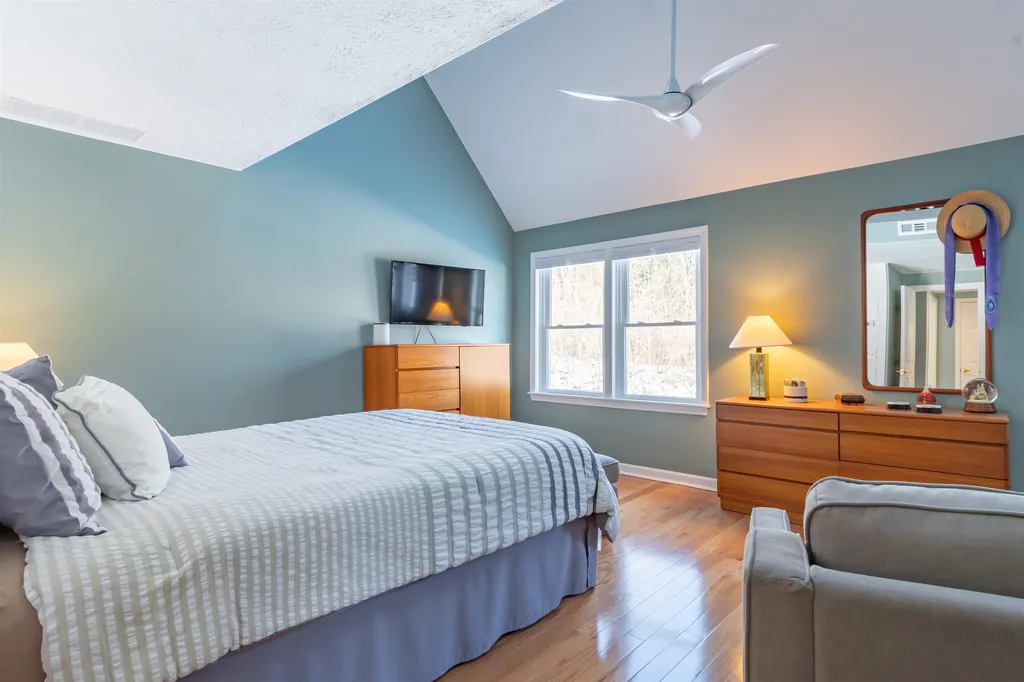 359 Winding Pond Road Londonderry NH 03053
