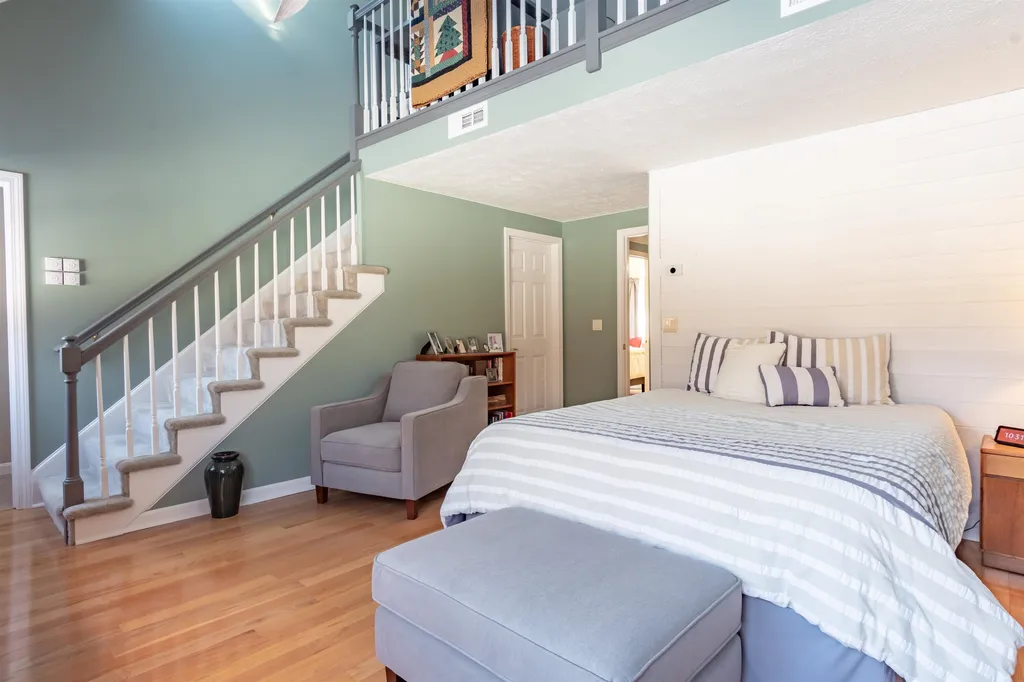 359 Winding Pond Road Londonderry NH 03053