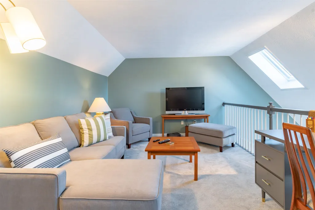 359 Winding Pond Road Londonderry NH 03053