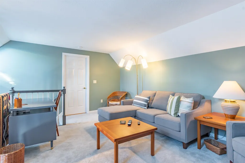 359 Winding Pond Road Londonderry NH 03053