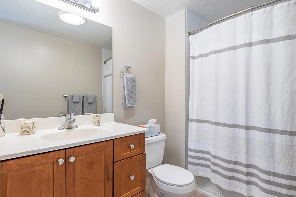 359 Winding Pond Road Londonderry NH 03053