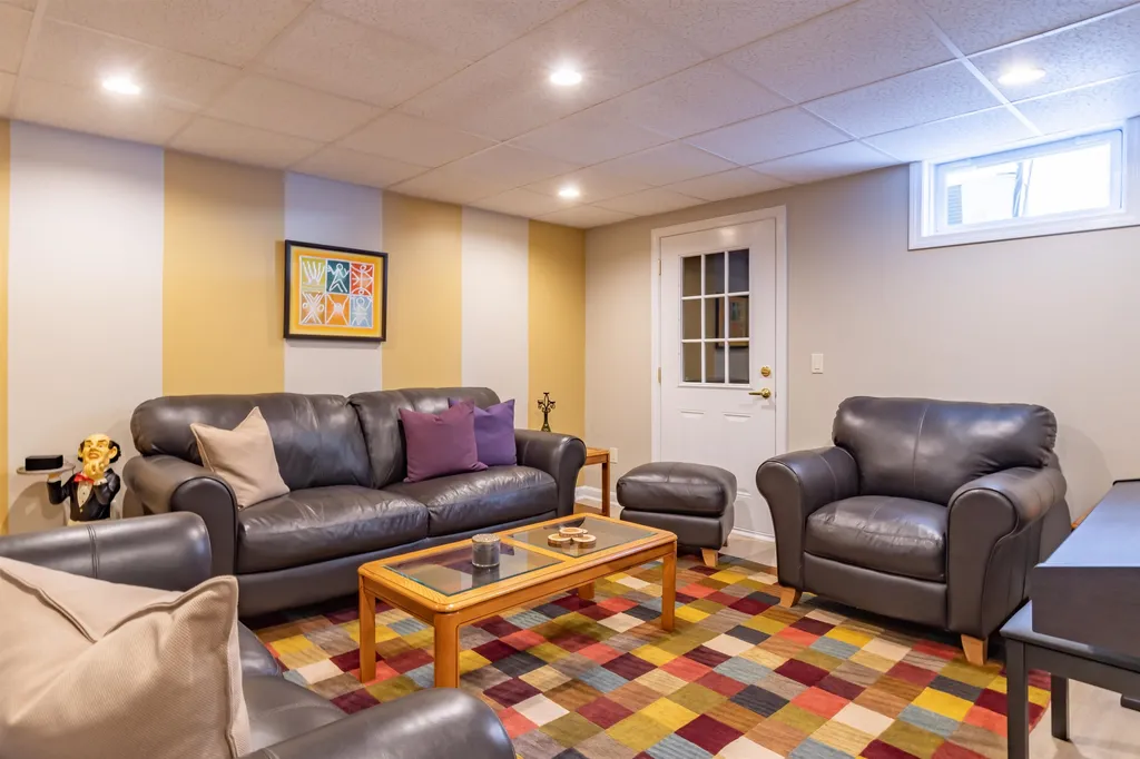 359 Winding Pond Road Londonderry NH 03053