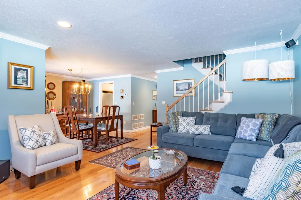 359 Winding Pond Road Londonderry NH 03053