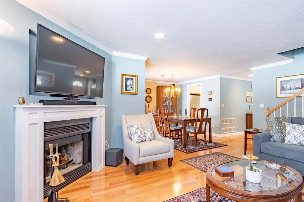 359 Winding Pond Road Londonderry NH 03053