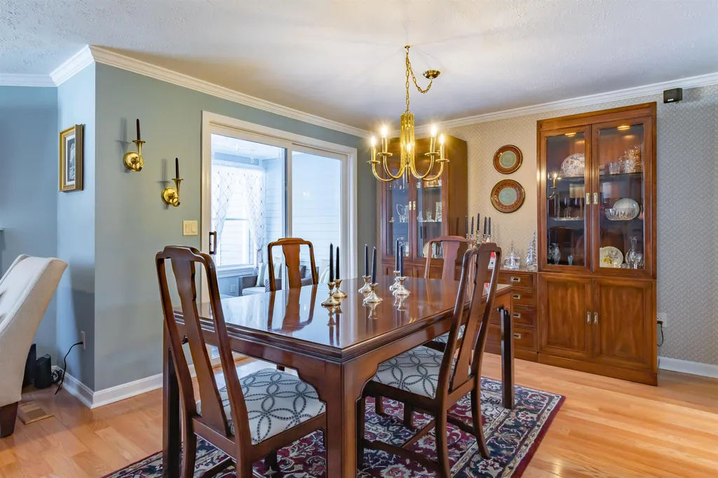 359 Winding Pond Road Londonderry NH 03053