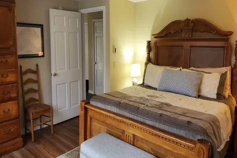9 Hilltop Place New London NH 03257