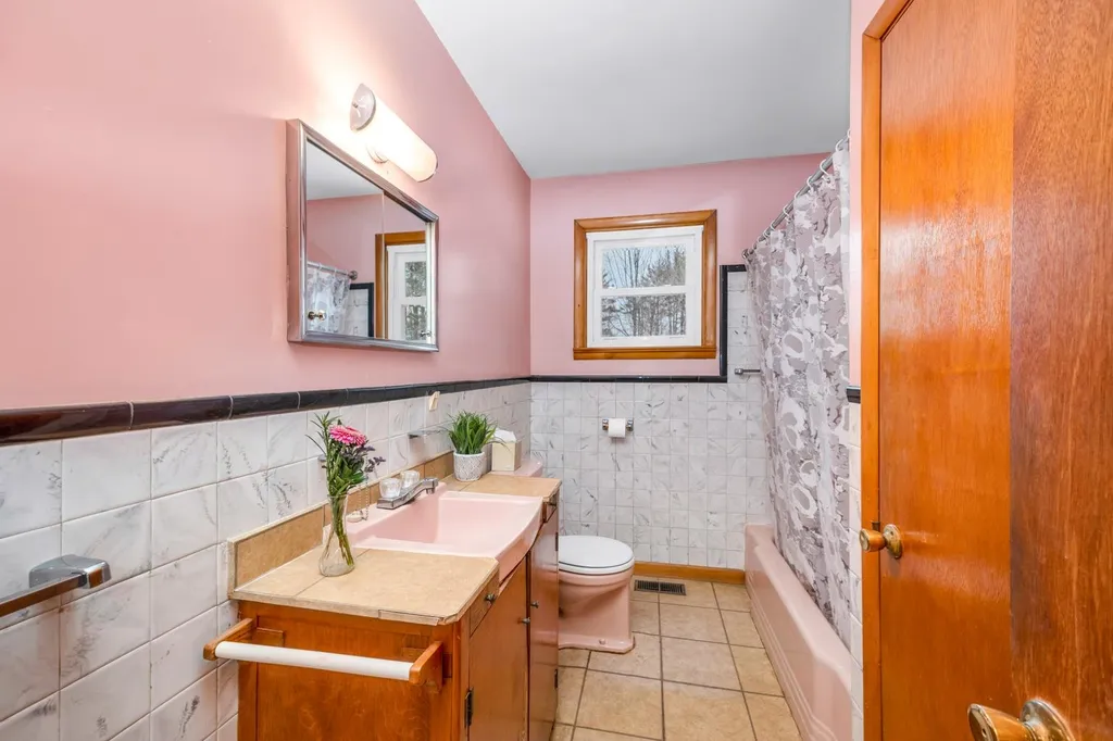 781 Center Street Wolfeboro NH 03894