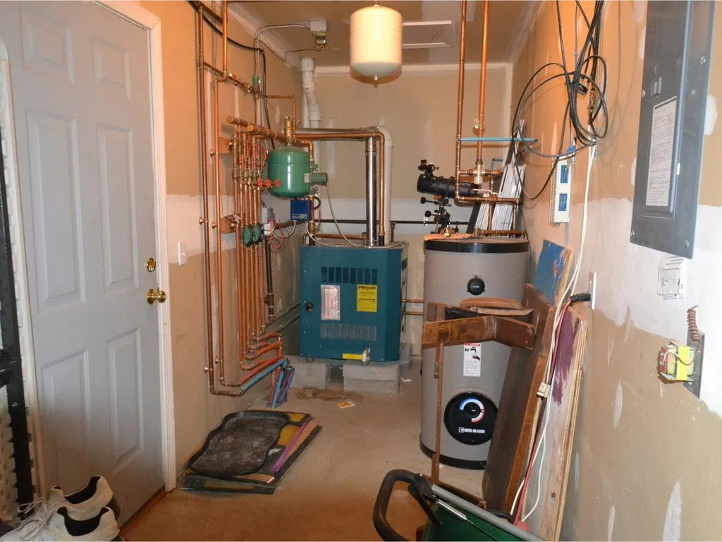 182 Farmall Drive Hinesburg VT 05461