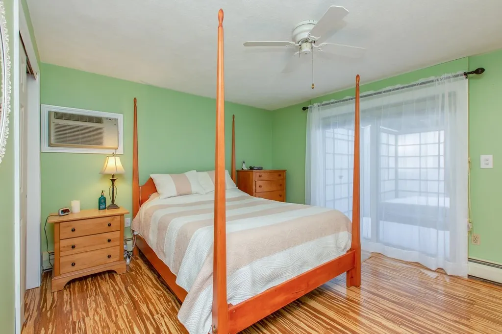 8 Wedgewood Drive Londonderry NH 03053
