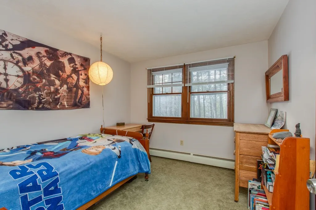 8 Wedgewood Drive Londonderry NH 03053