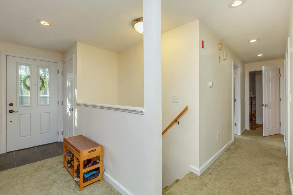 8 Wedgewood Drive Londonderry NH 03053