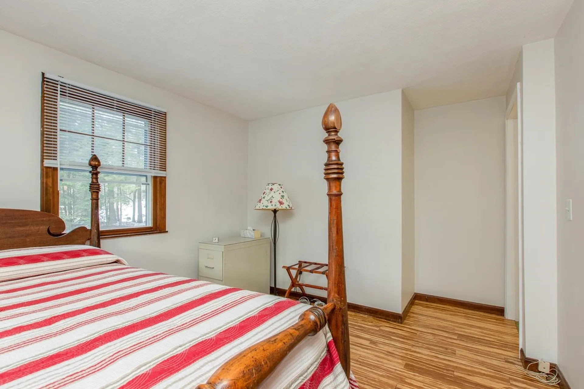 8 Wedgewood Drive Londonderry NH 03053